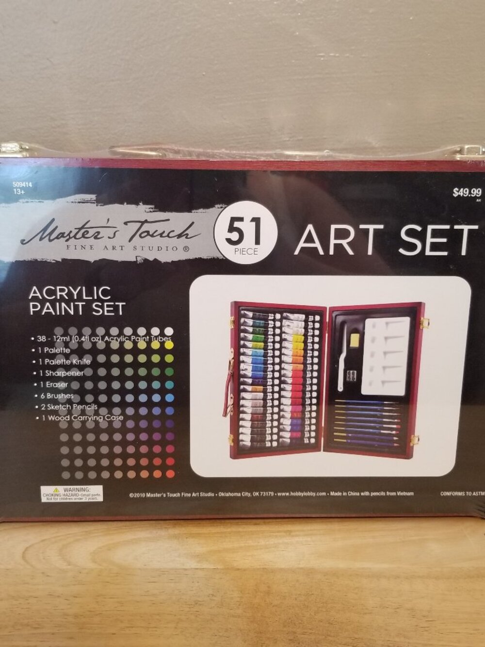NWT Master's Touch 51 Piece Art Set - Acrylic Paint Set